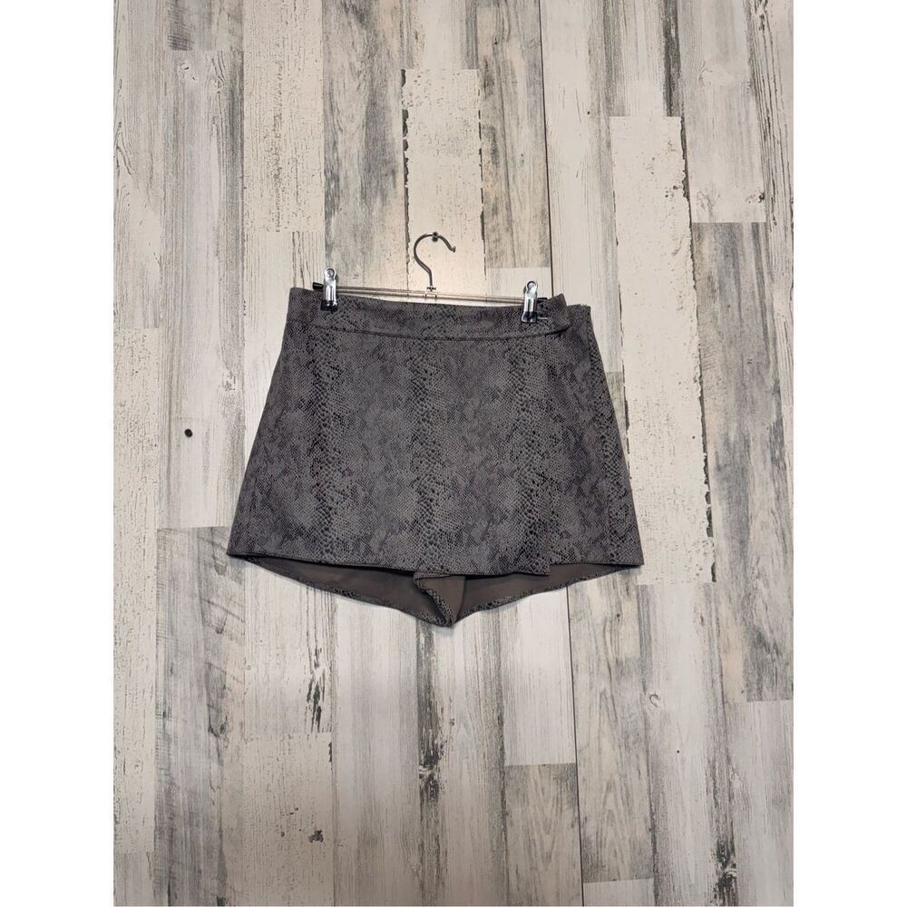 Haute Monde snake print skirt shorts size large